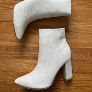 NWOB- Never Been Worn - White Croc Embossed Chunky Heeled Booties